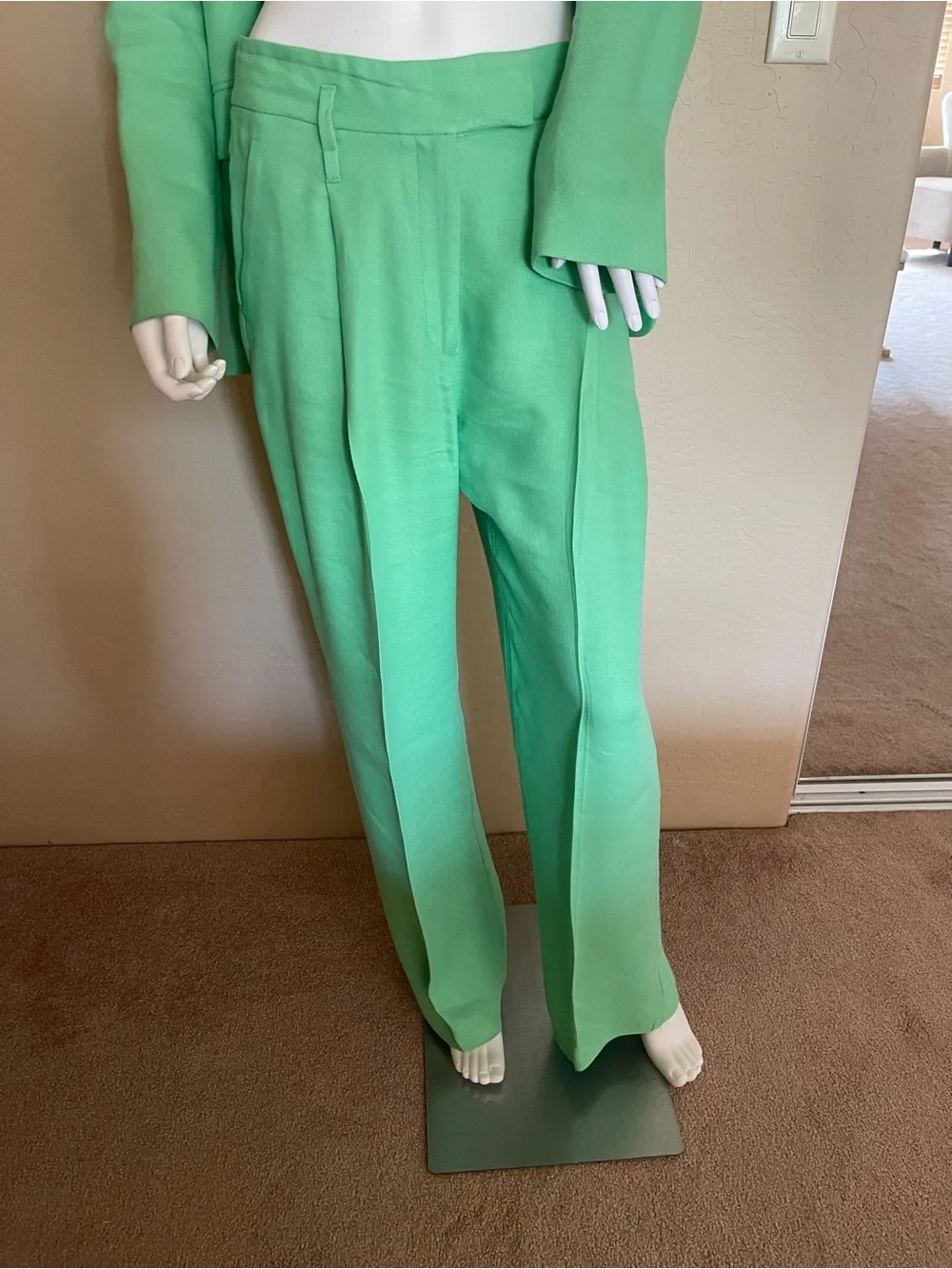 Reiss Mint Green Tailored Blazer and Wide-Leg Pants Set - blazer 8, pant 6 - Picture 3 of 16